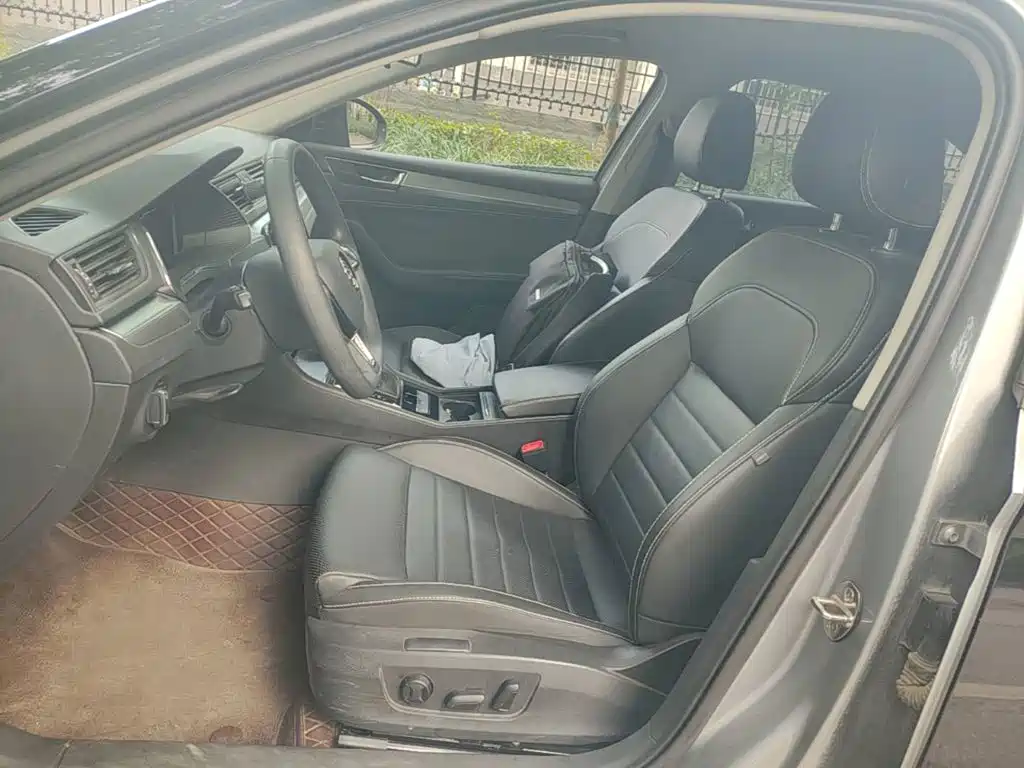 Skoda Superb — фото 15