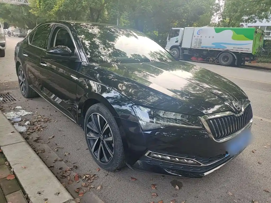 Skoda Superb — фото 4