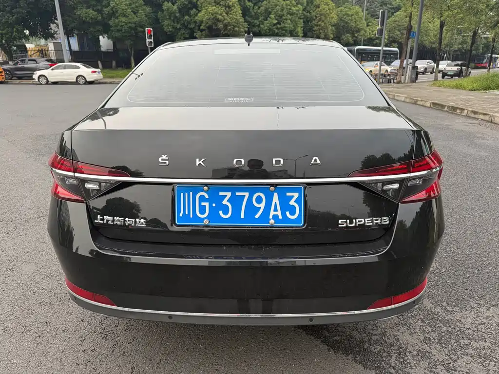 Skoda Superb — фото 5