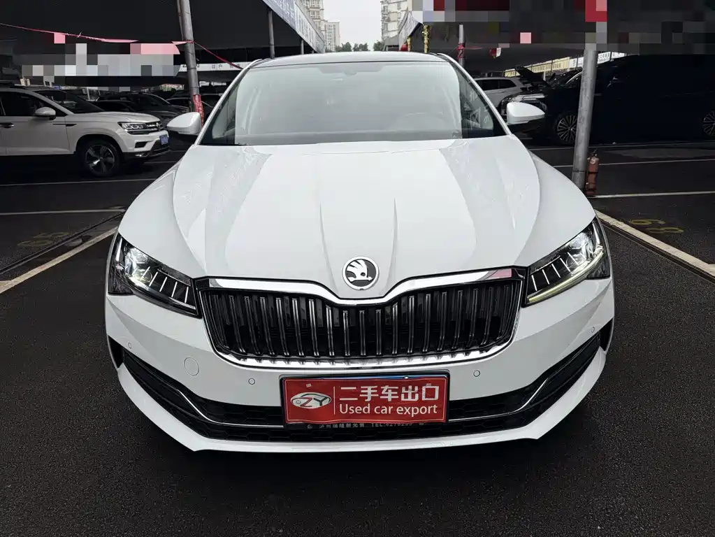 Skoda Superb — фото 2