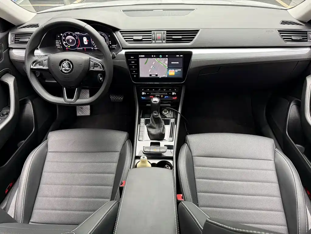 Skoda Superb — фото 7