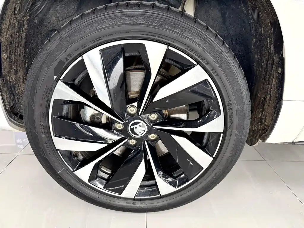 Skoda Karoq — фото 14