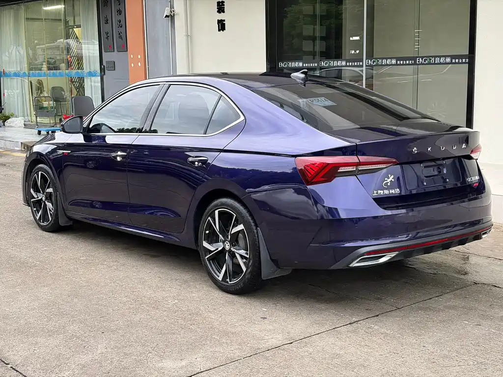 Skoda Octavia — фото 4