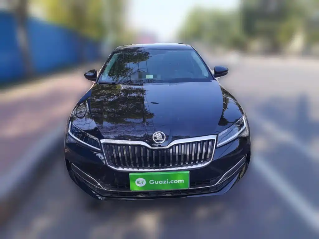 Skoda Superb — фото 2