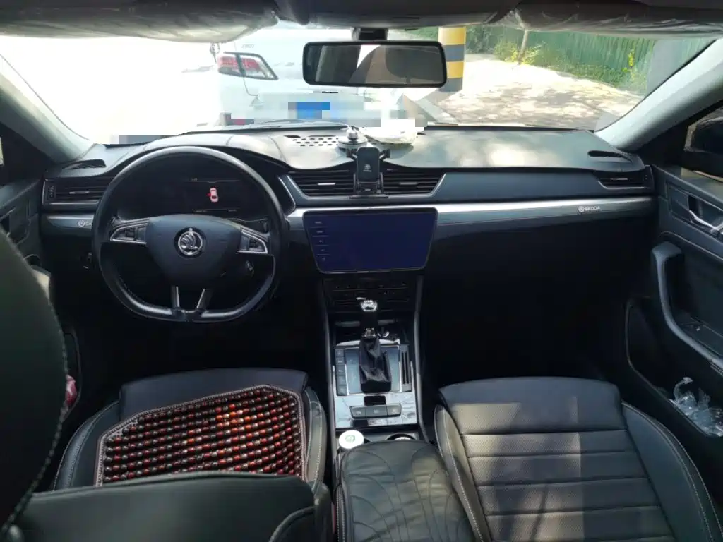 Skoda Superb — фото 5