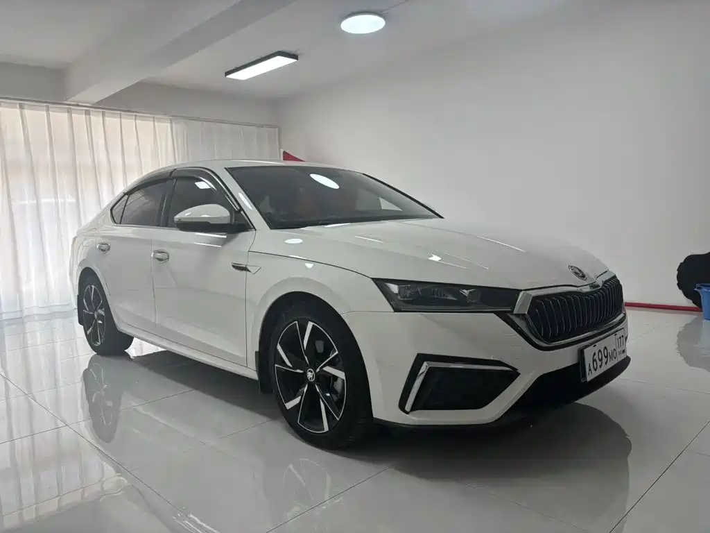 Skoda Octavia — фото 3