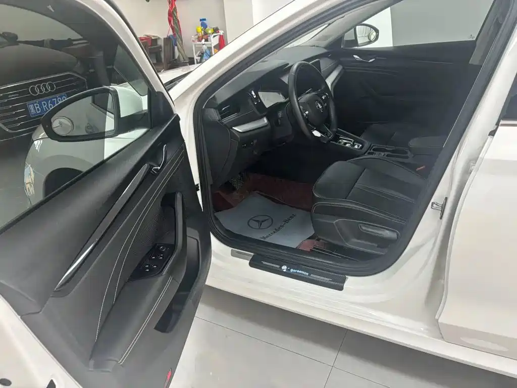 Skoda Octavia — фото 4