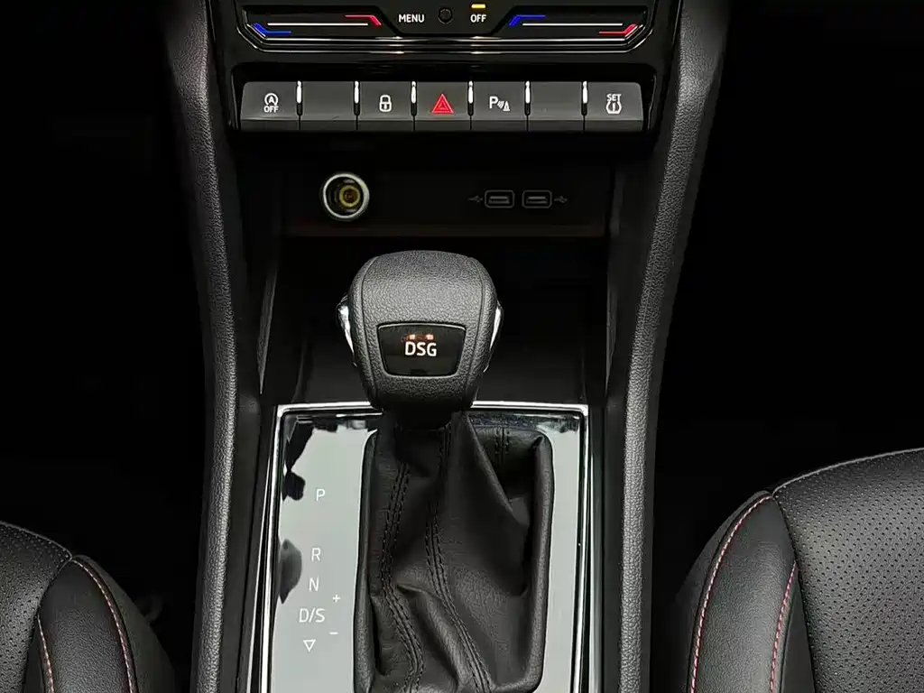Skoda Karoq — фото 11