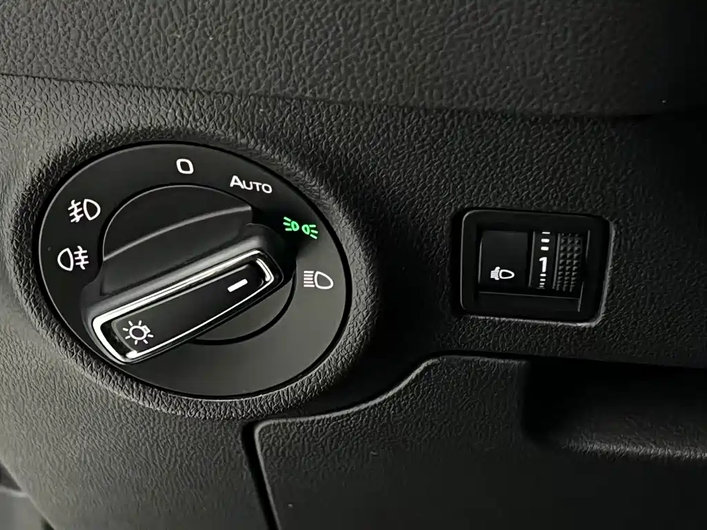 Skoda Karoq — фото 17