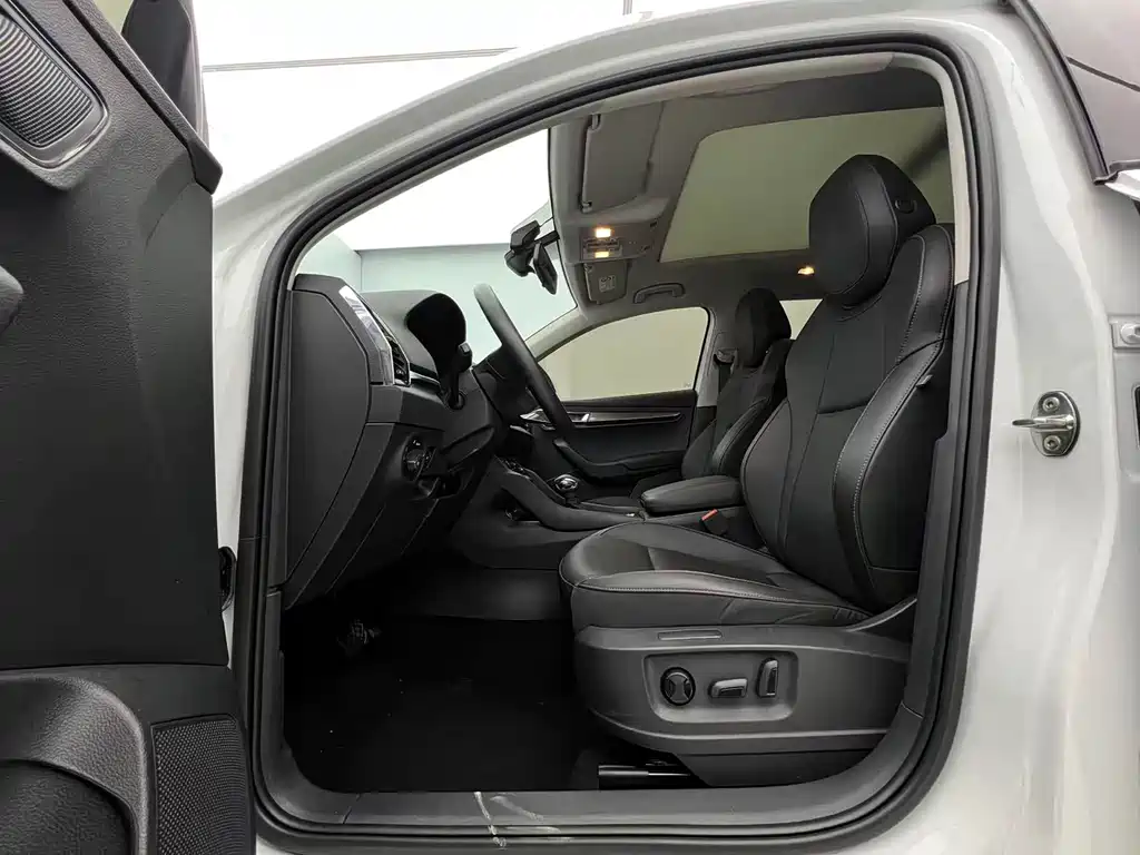 Skoda Karoq — фото 19