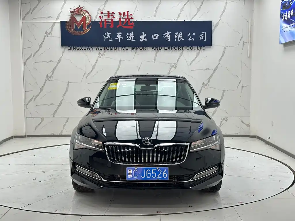 Skoda Superb — фото 2