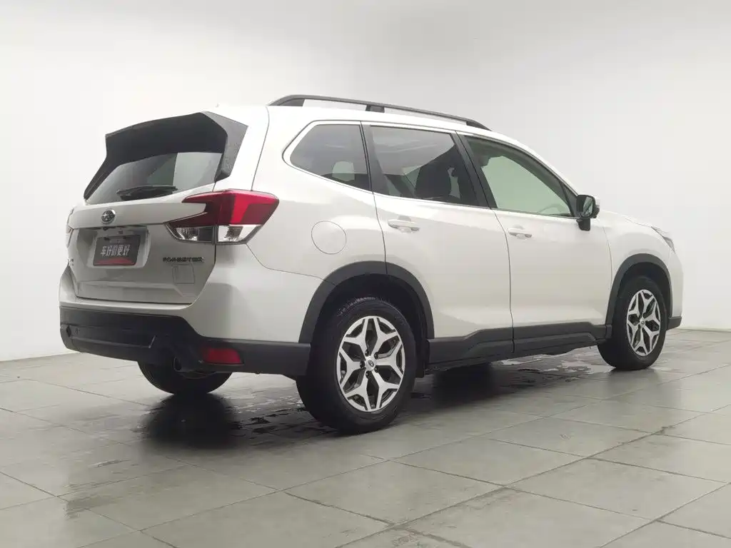 Subaru Forester — фото 2