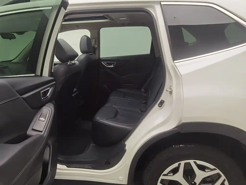 Subaru Forester — фото 15