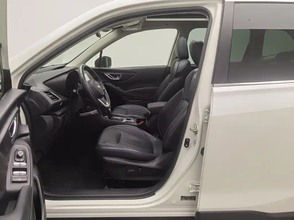 Subaru Forester — фото 10