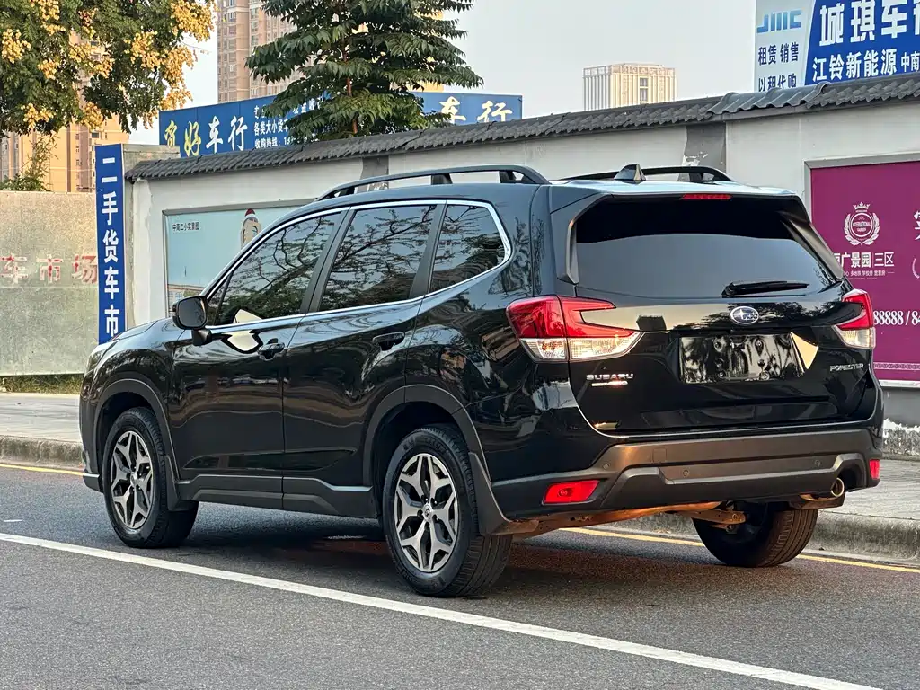 Subaru Forester — фото 9