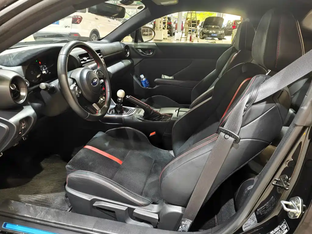 Subaru BRZ — фото 4