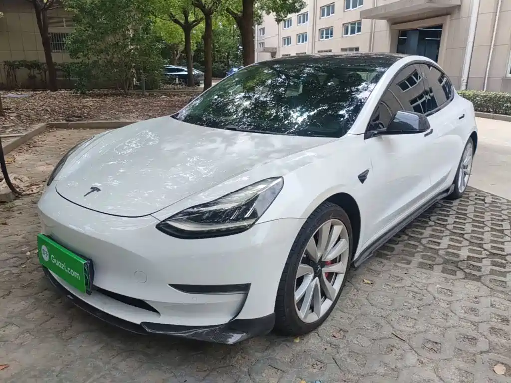 Tesla Model 3 — фото 2