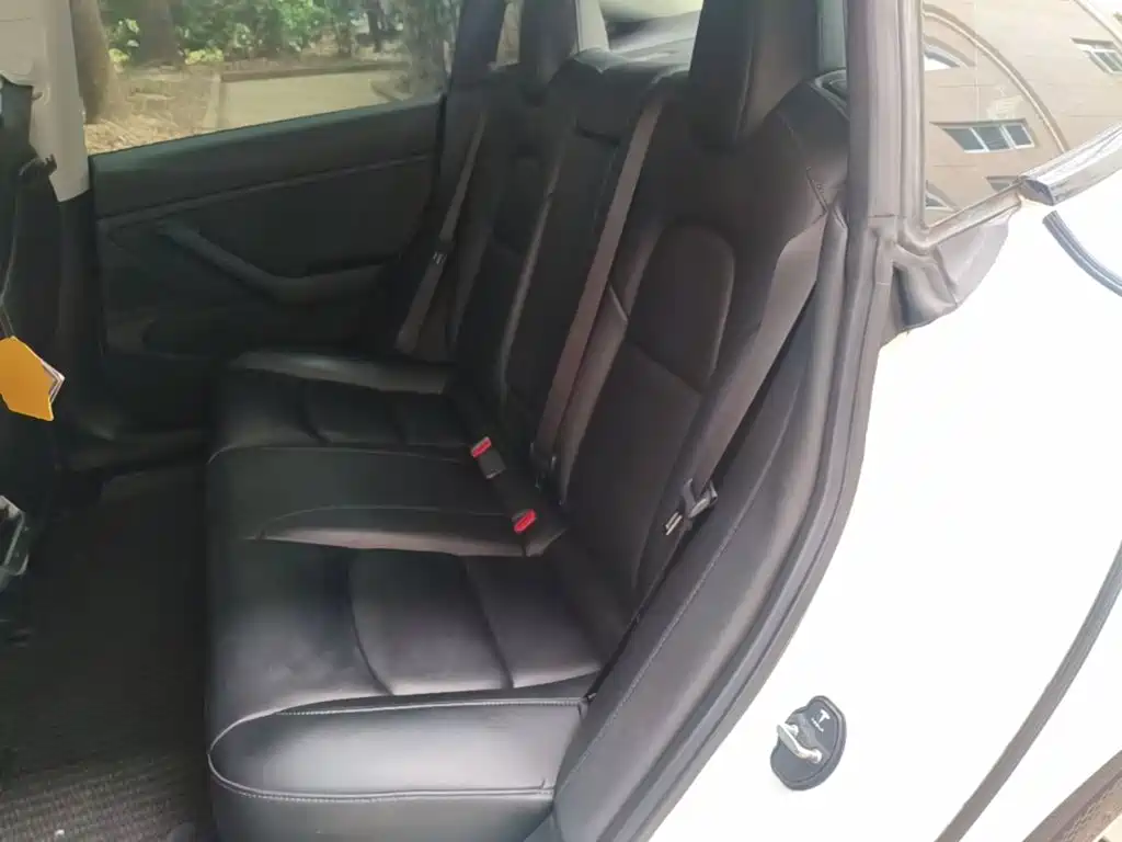 Tesla Model 3 — фото 17