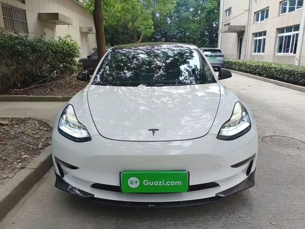 Tesla Model 3 — фото 3