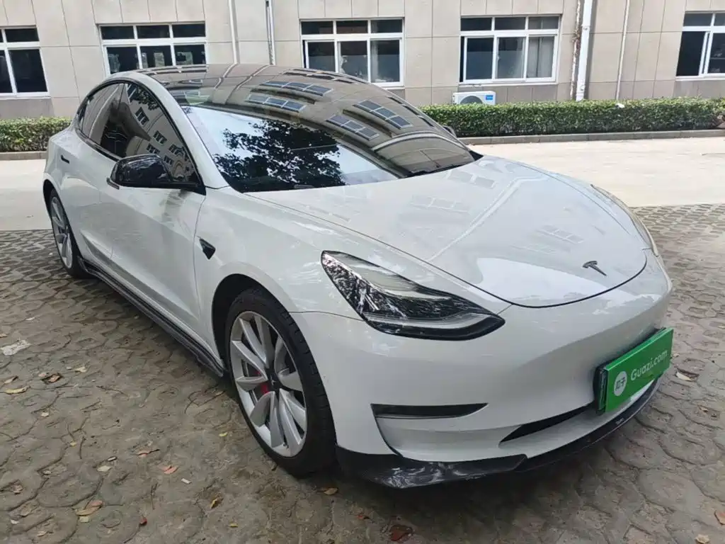 Tesla Model 3 — фото 4