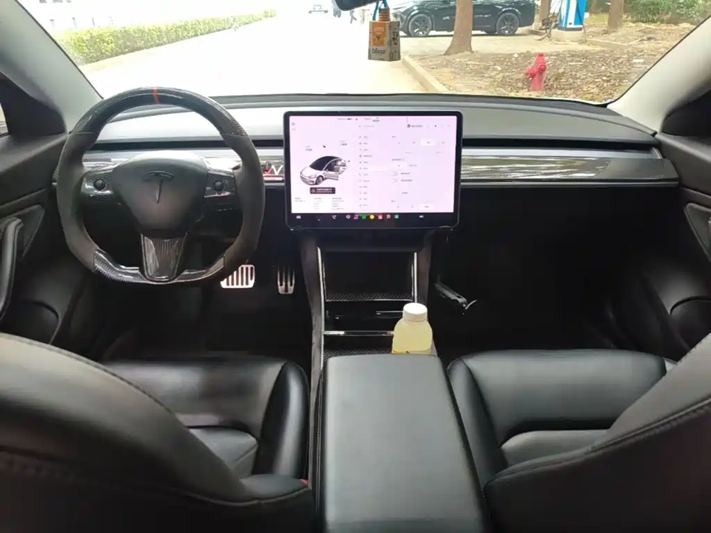 Tesla Model 3 — фото 10