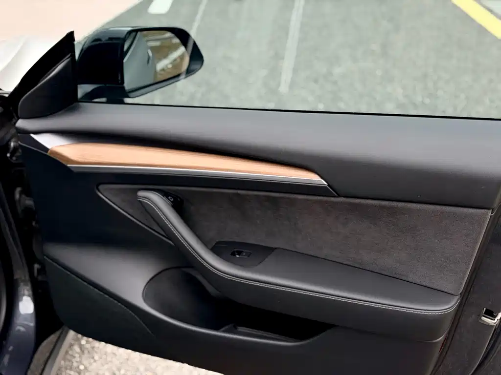 Tesla Model 3 — фото 14