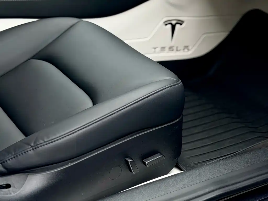 Tesla Model 3 — фото 24