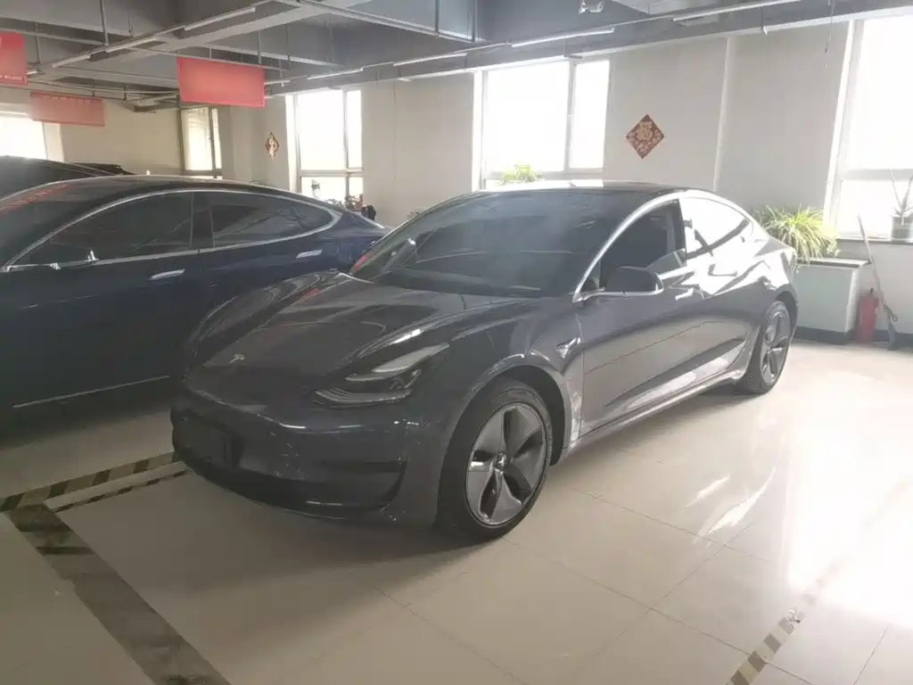 Tesla Model 3 — фото 2