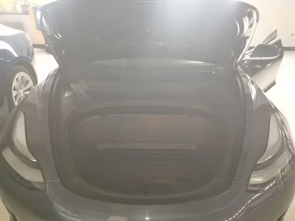 Tesla Model 3 — фото 20