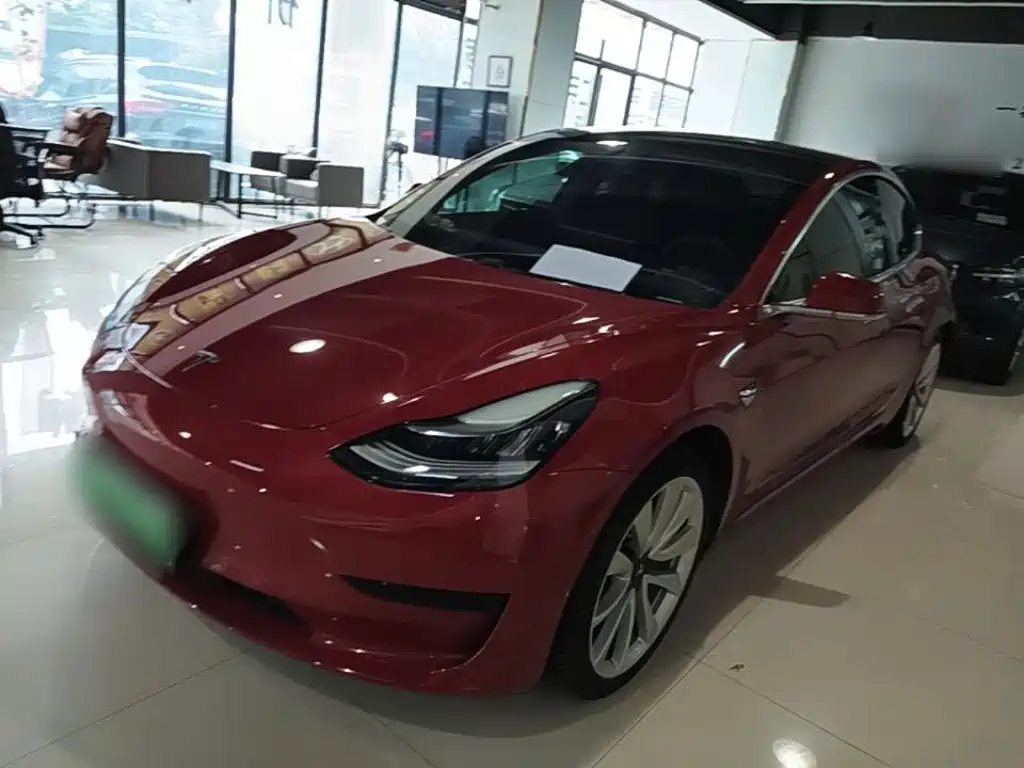 Tesla Model 3 — фото 2