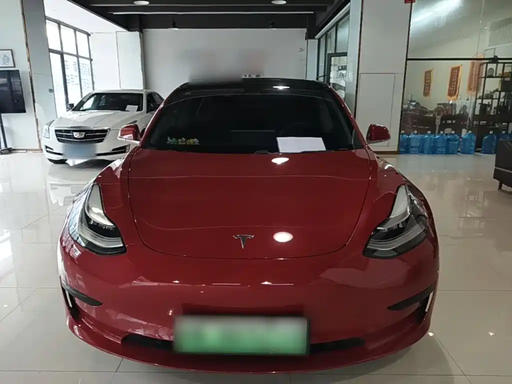 Tesla Model 3 — фото 3