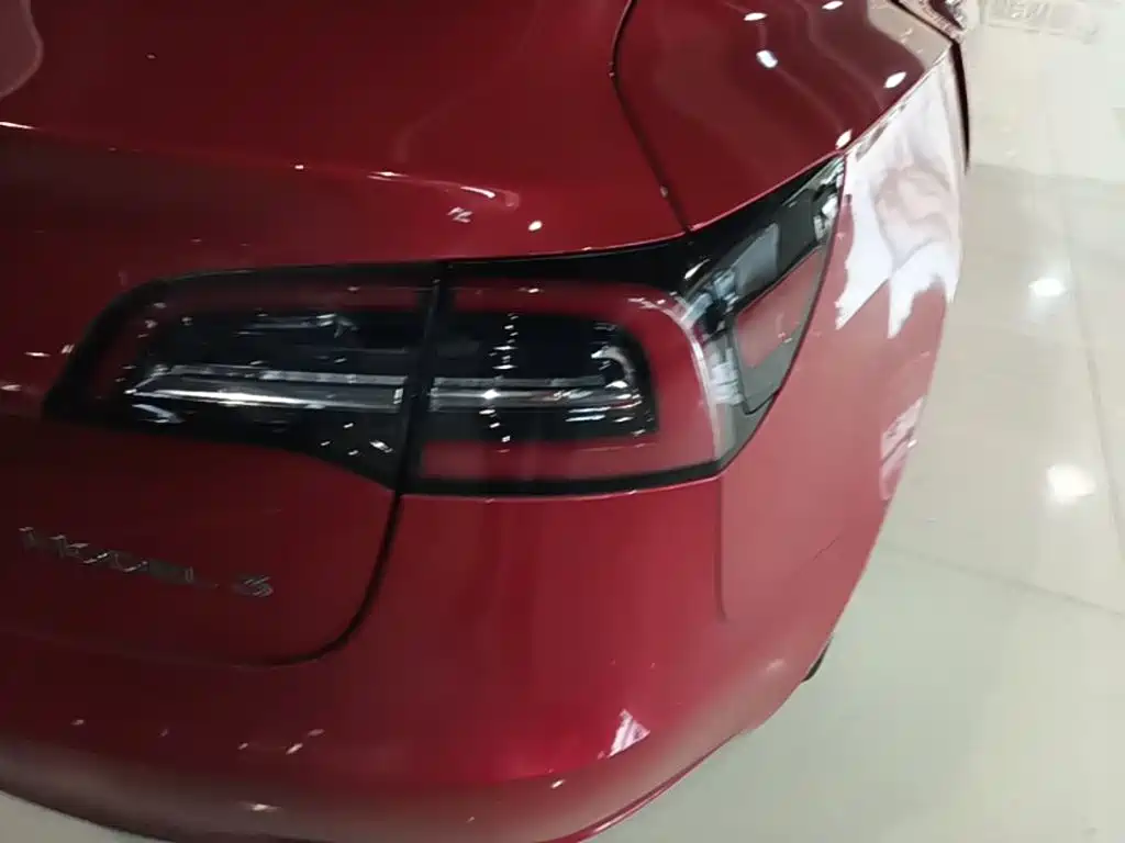 Tesla Model 3 — фото 8