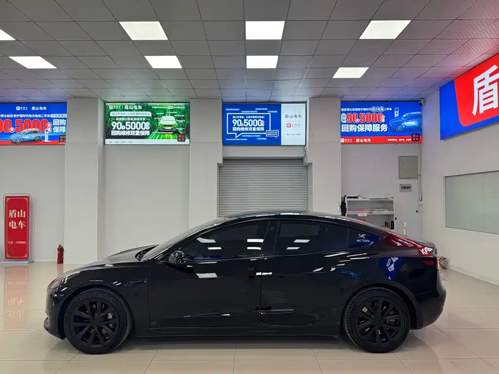 Tesla Model 3 — фото 3