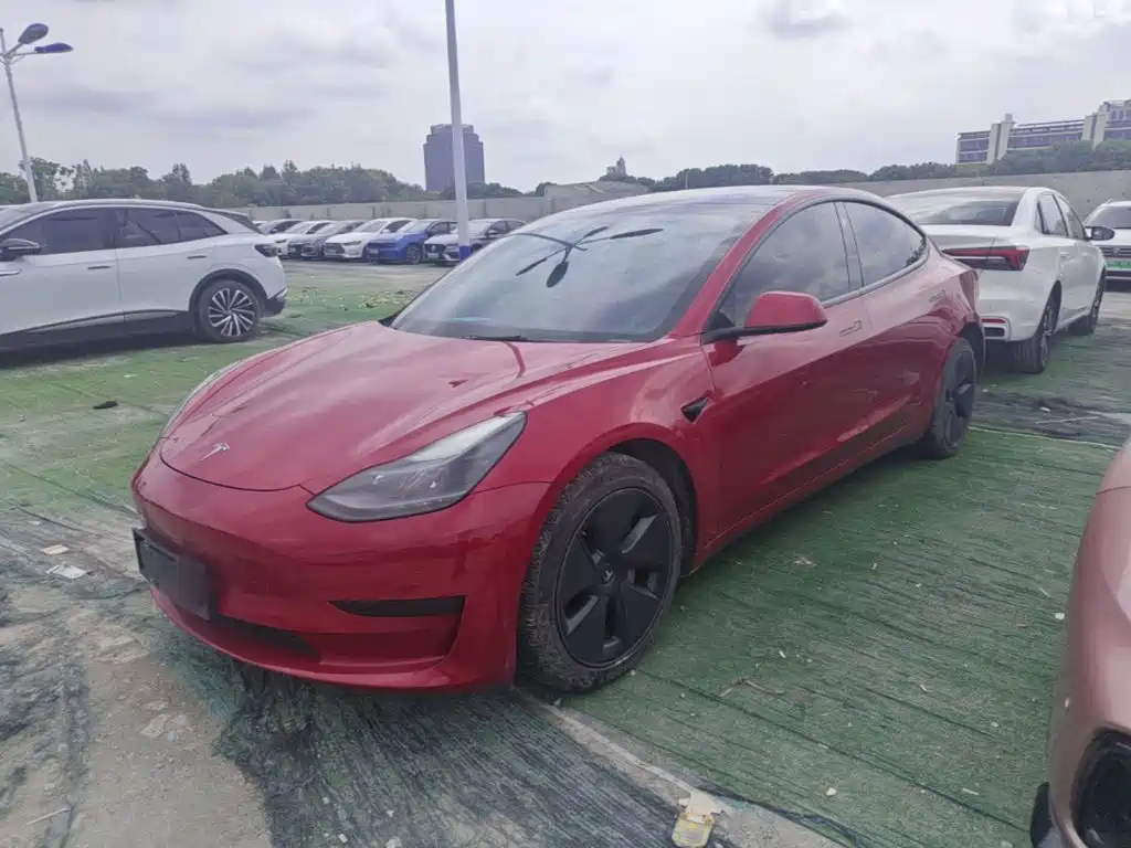 Tesla Model 3 — фото 2