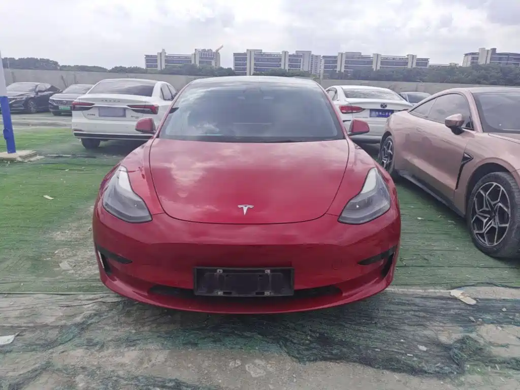 Tesla Model 3 — фото 3