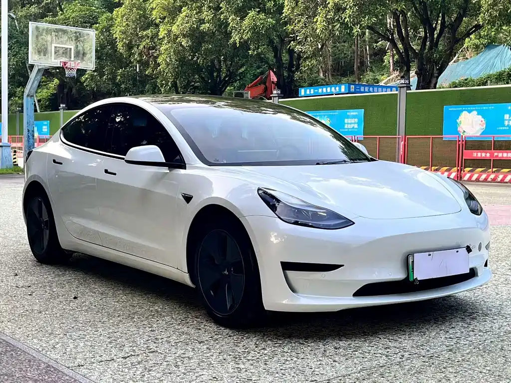 Tesla Model 3 — фото 3