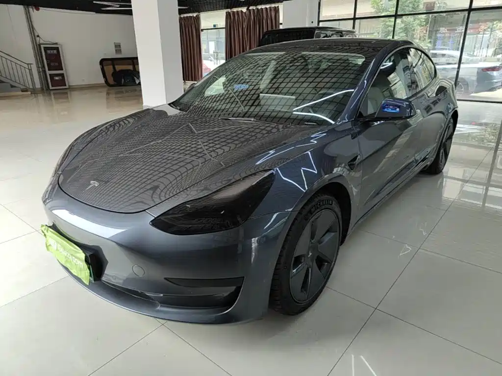 Tesla Model 3 — фото 2