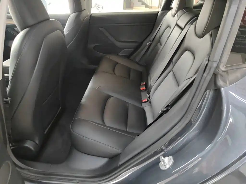 Tesla Model 3 — фото 17