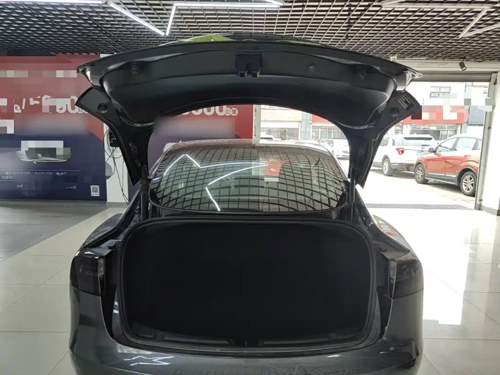 Tesla Model 3 — фото 19