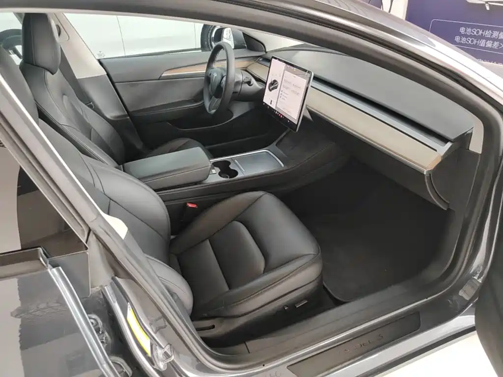 Tesla Model 3 — фото 25