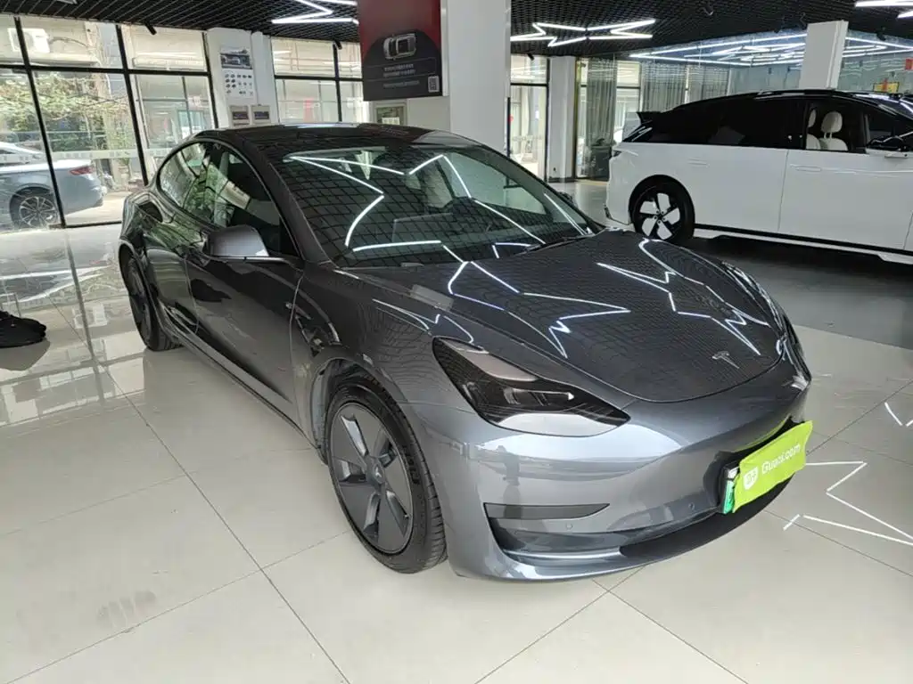 Tesla Model 3 — фото 4