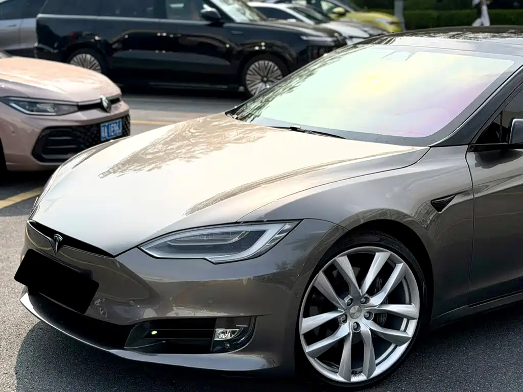 Tesla Model S — фото 2