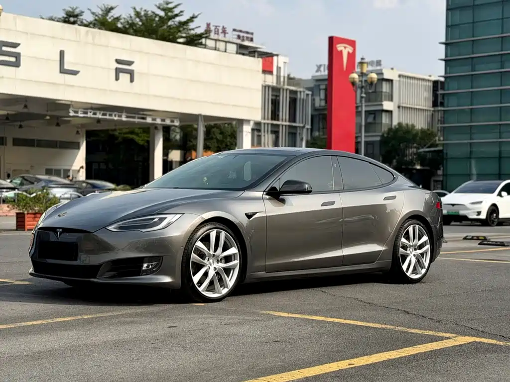 Tesla Model S — фото 13