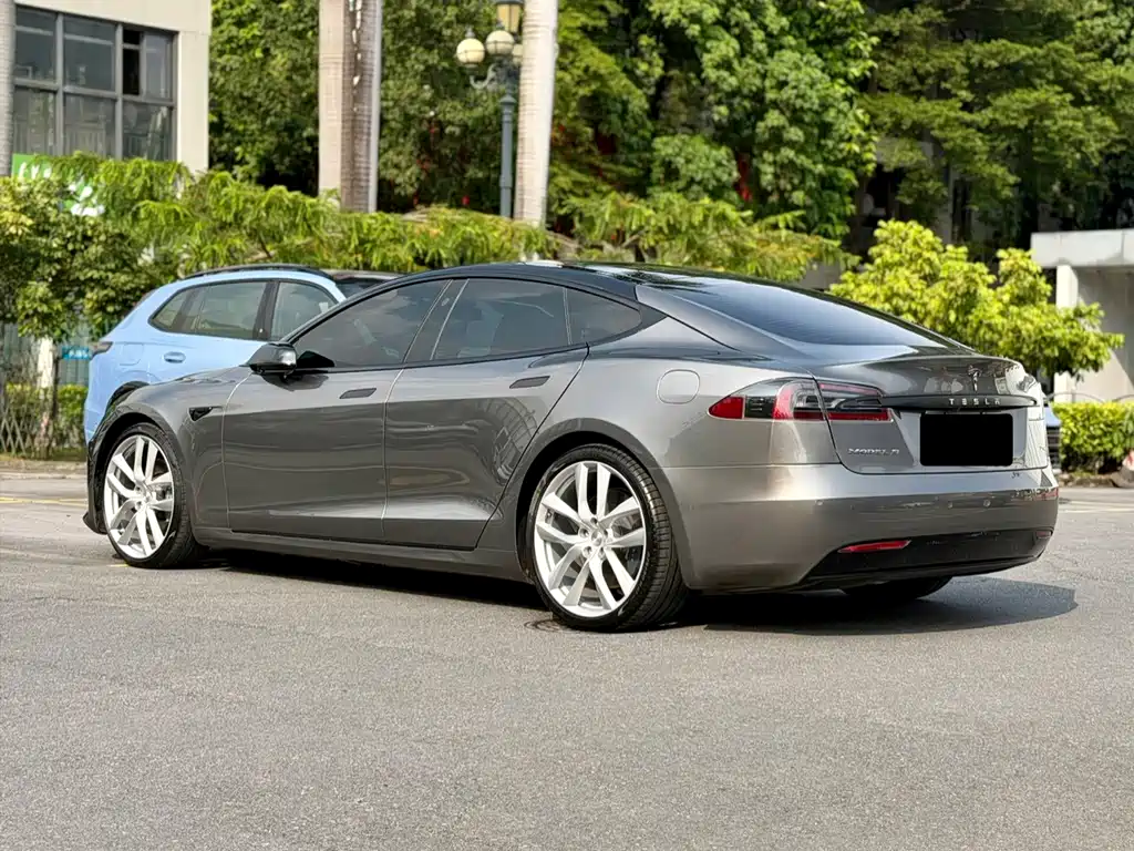 Tesla Model S — фото 14