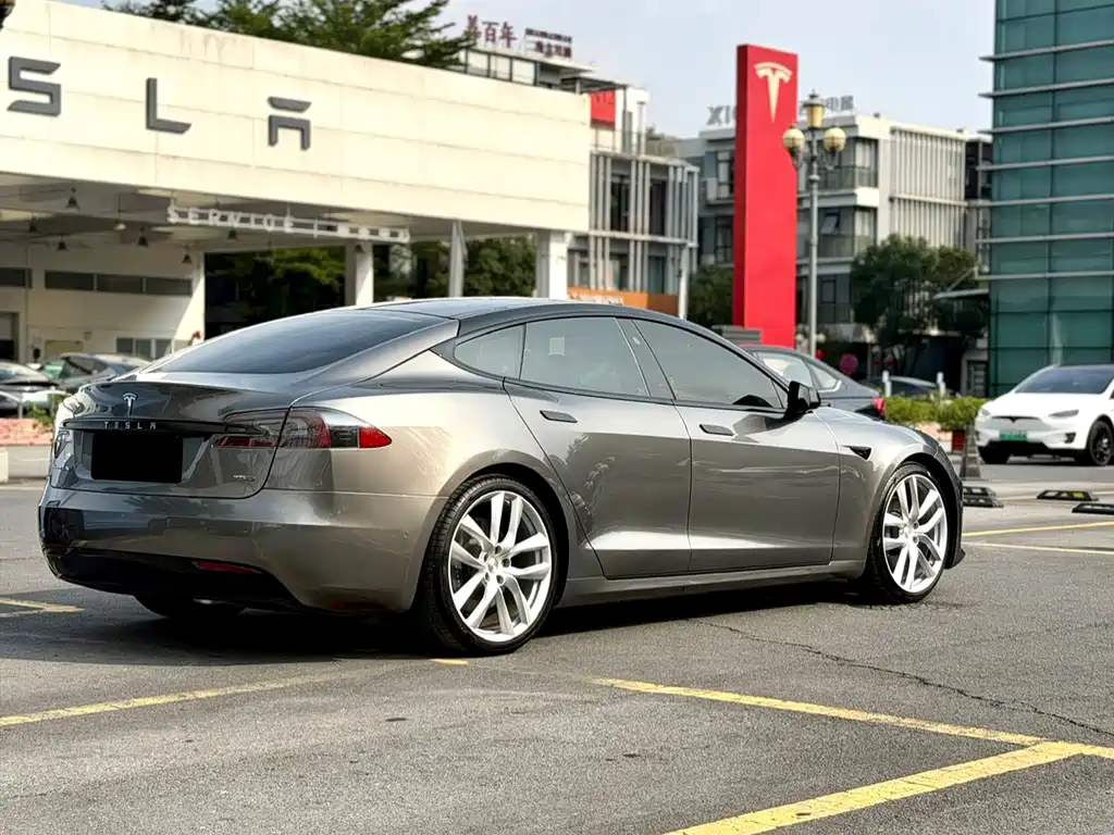 Tesla Model S — фото 15