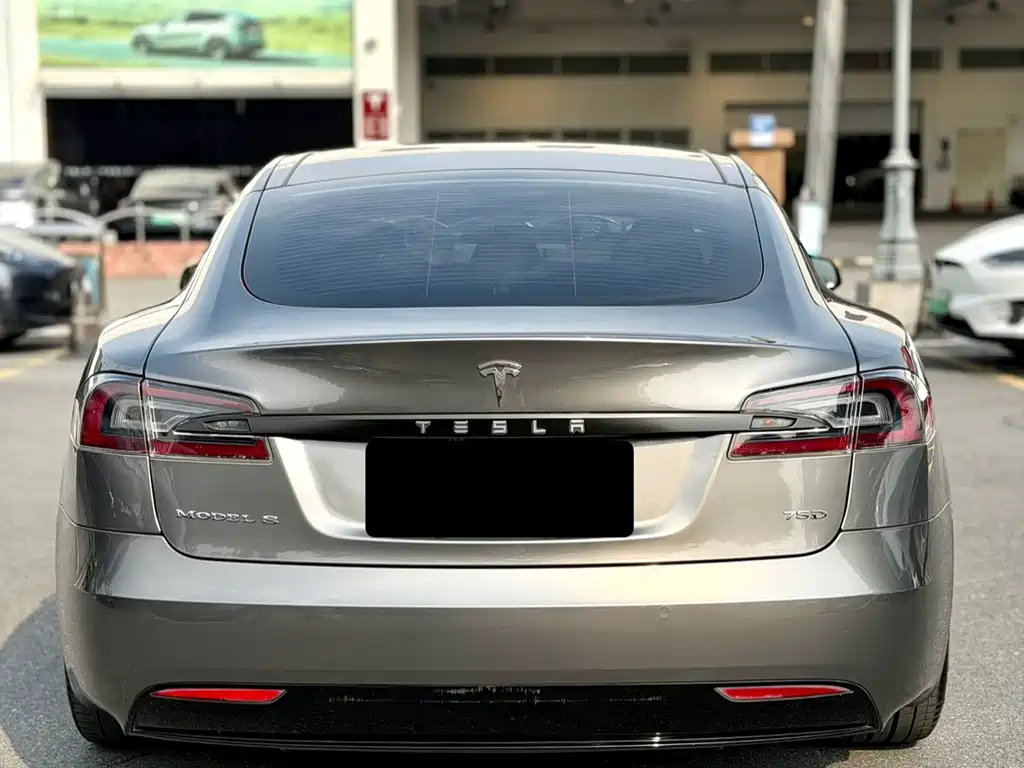 Tesla Model S — фото 19