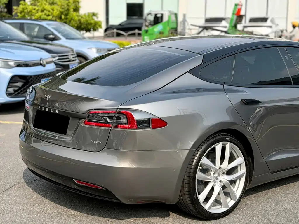 Tesla Model S — фото 3