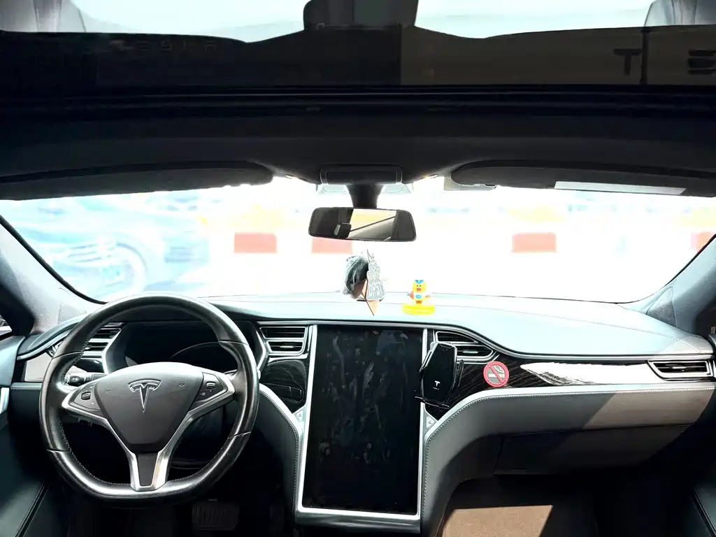 Tesla Model S — фото 9