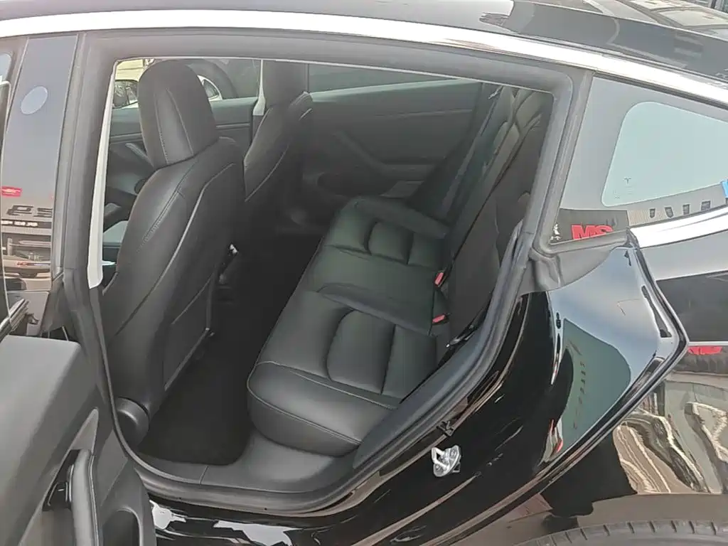 Tesla Model 3 — фото 17