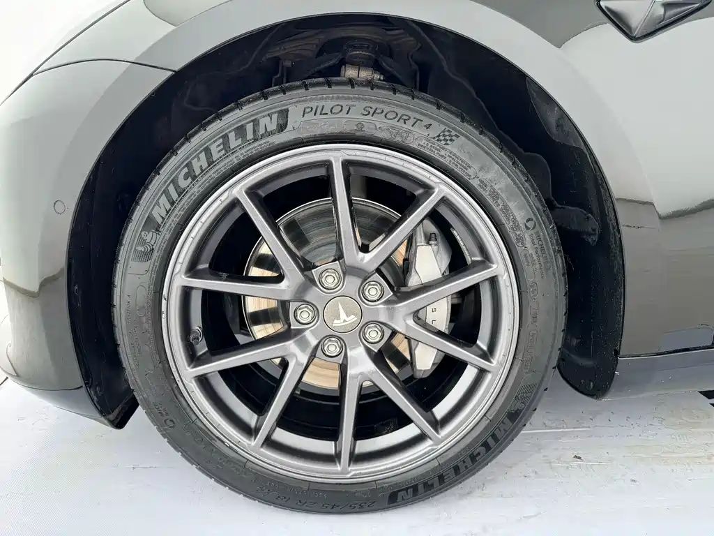 Tesla Model 3 — фото 15